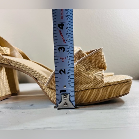 Dolce Vita  NEW block Heel Sandsl, Color Lt Natural Raffia, Size 10 - Picture 6 of 9